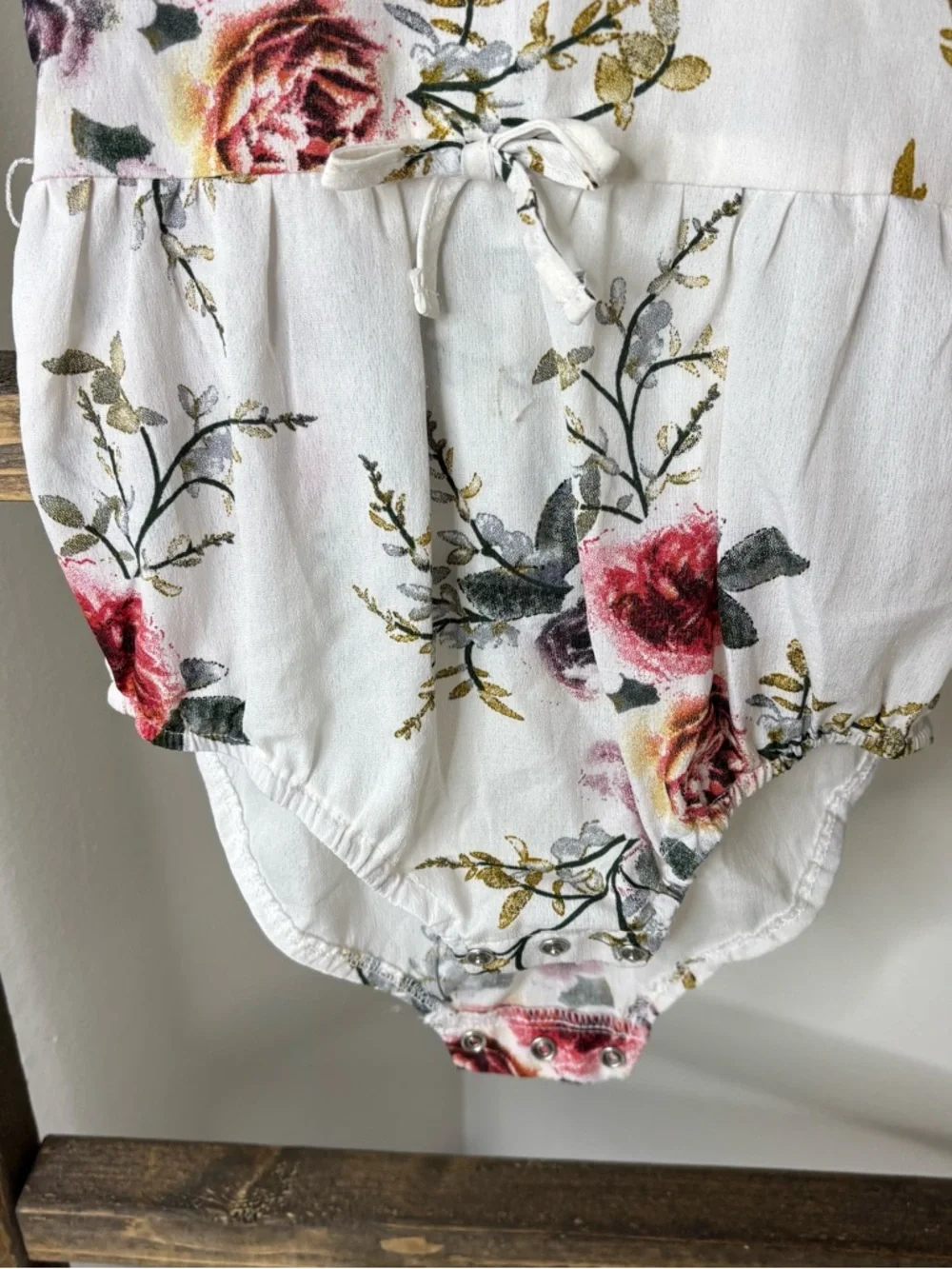 PatPat Floral Ruffle Baby Romper in White with Rose Print Size 6-9M